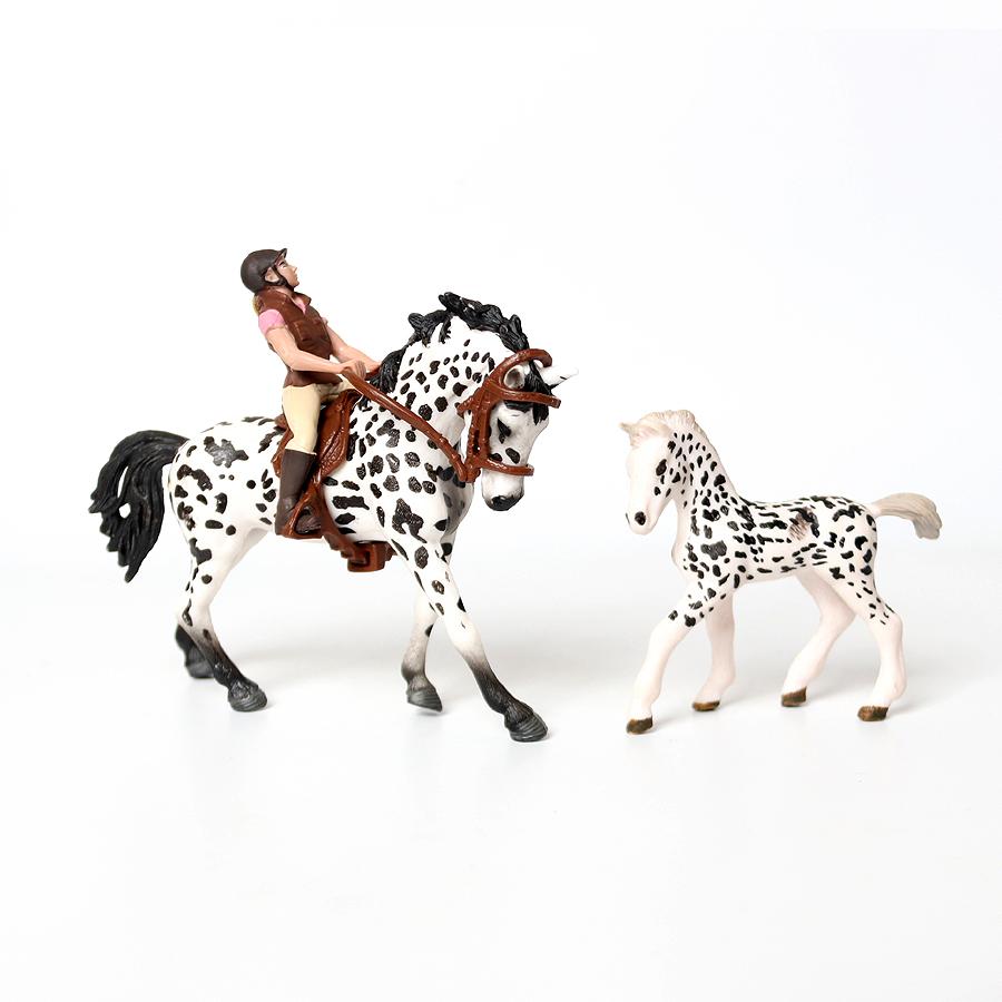 Realistic Trakehner Knabstrupp - огляд і ціна Model Kit Horse