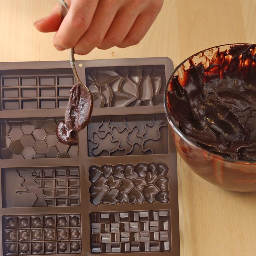 12 In 1 Chocolate Molds Dubai  - огляд і ціна Model Kitchen Set