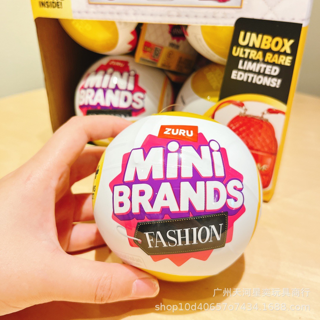 New Zuru Mini Brands Fashion S - огляд і ціна Model Kit Brand